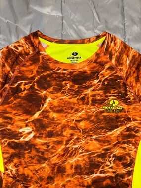 Mossy Oak Men's Orange Camo Fishing Rash Guard size M
